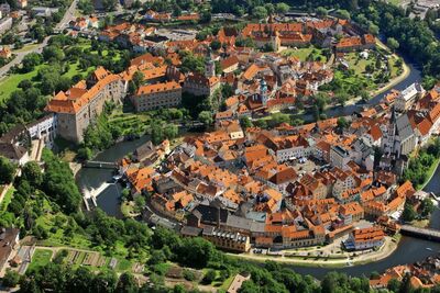 From Prague: Český Krumlov and Holašovice Guided Tour