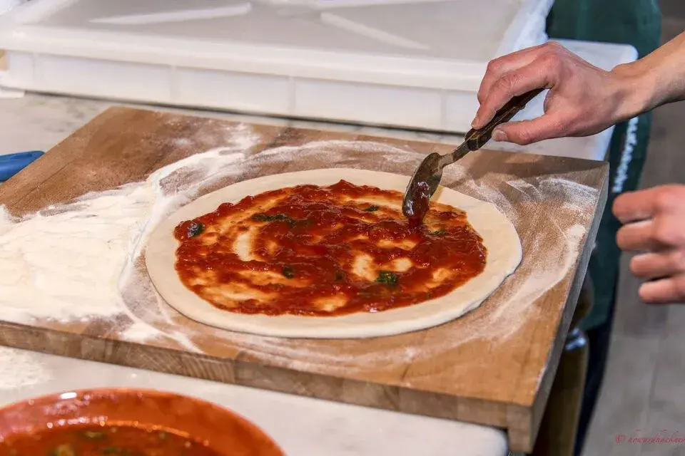 Pizza and Gelato Cooking Class at a Farmhouse in Tuscany