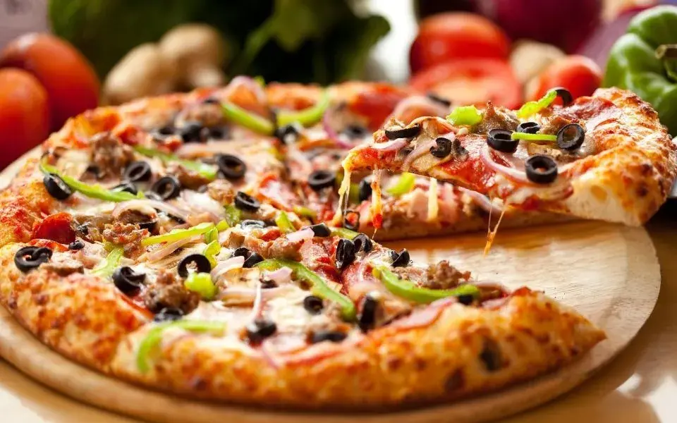Poggibonsi: Pizza & Ice Cream Cooking Class with Wine